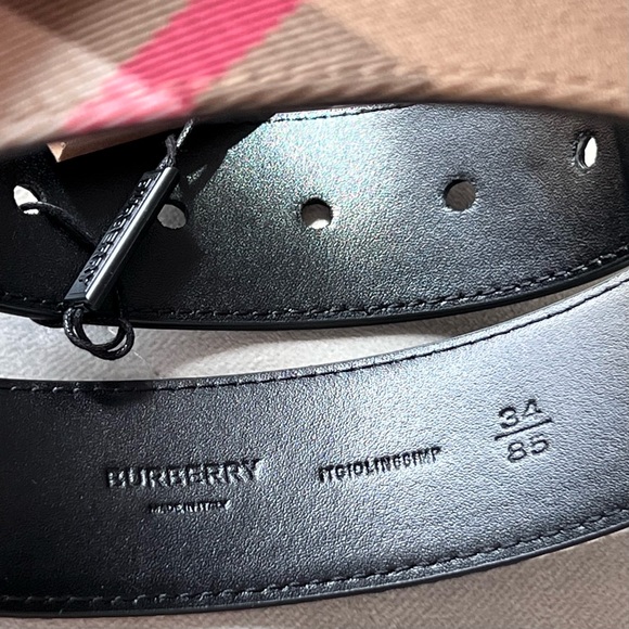 Burberry Check Leather Belt in Black - Picture 6 of 9